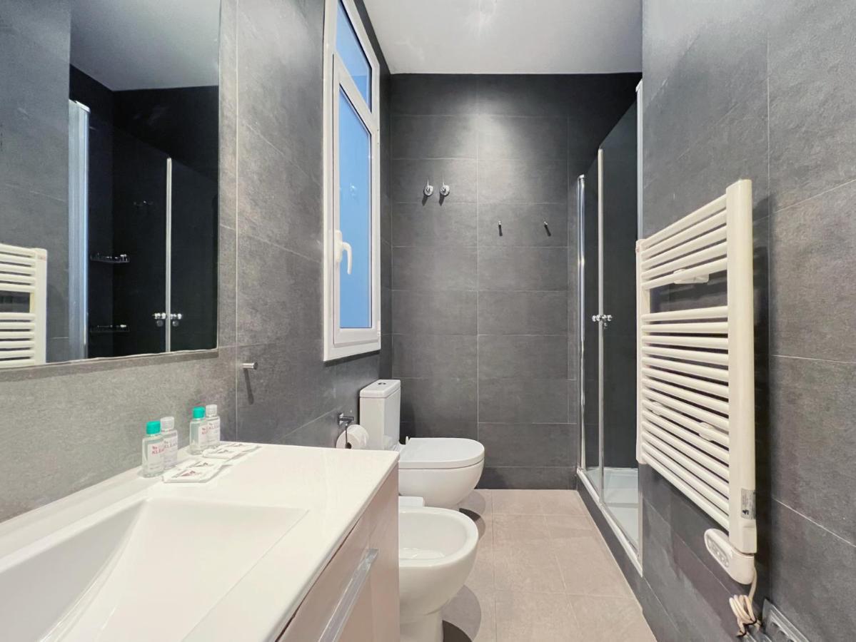 Stay U-Nique Apartments Fontanella Barcelona Bagian luar foto