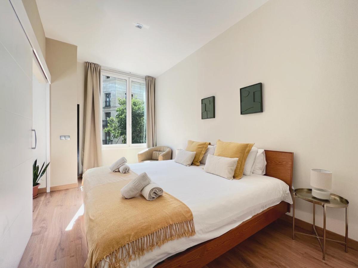 Stay U-Nique Apartments Fontanella Barcelona Bagian luar foto