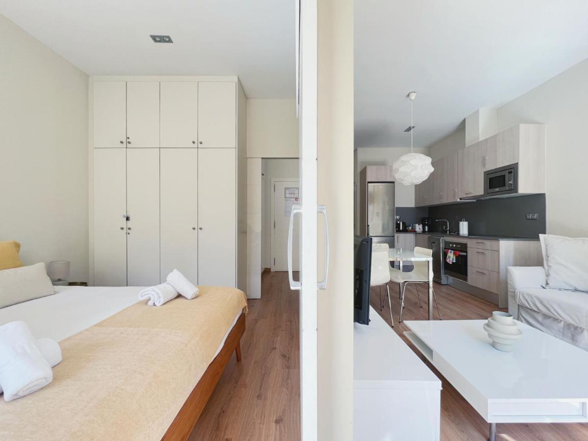Stay U-Nique Apartments Fontanella Barcelona Bagian luar foto